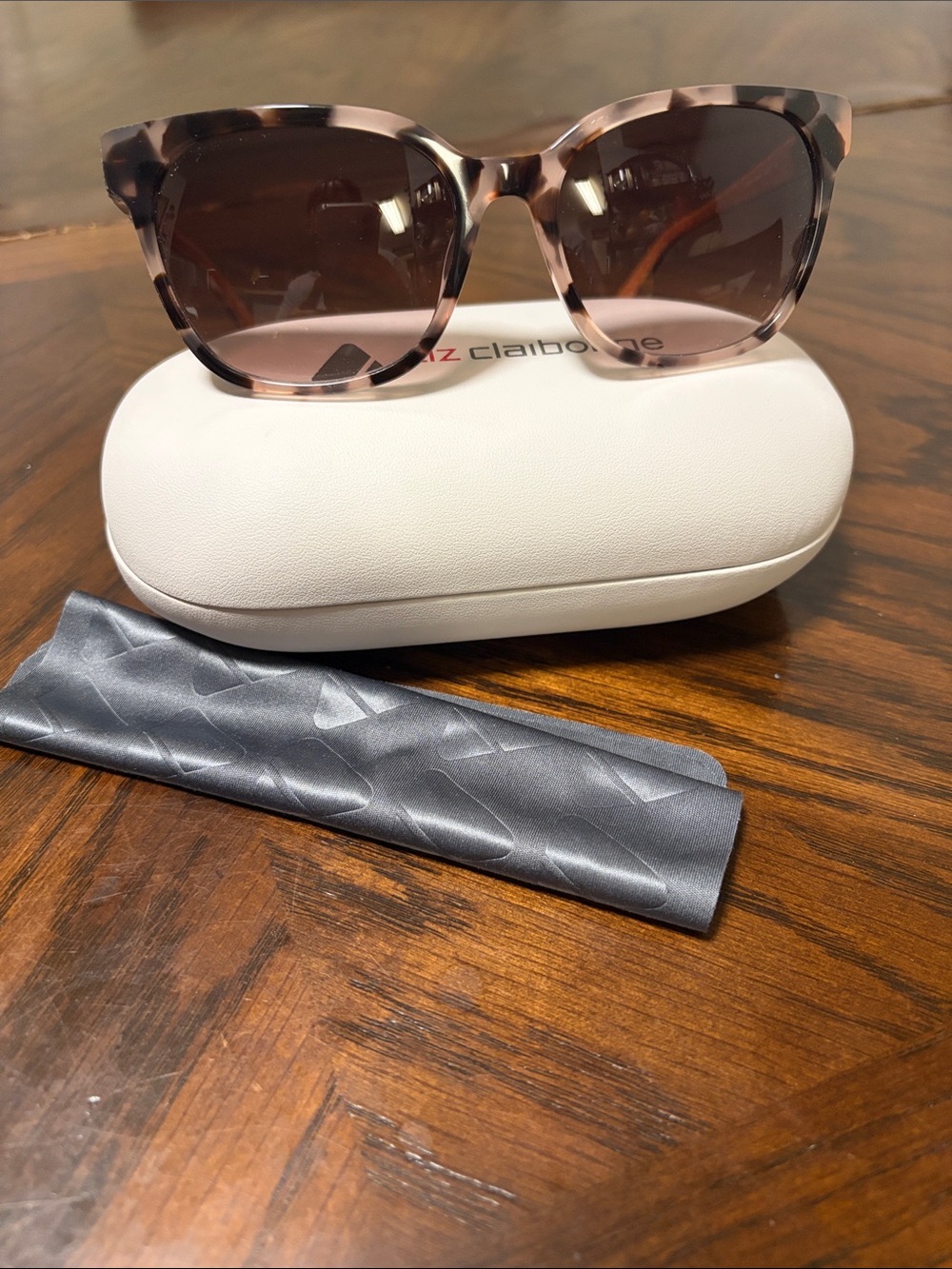 Liz Claiborne Pink Tortoiseshell Frame Sunglasses with Brown Lenses